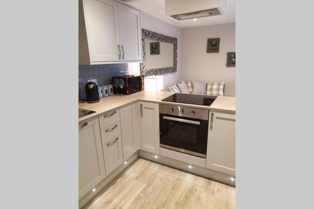 Luxury five star cottage one Tantobie Esterno foto